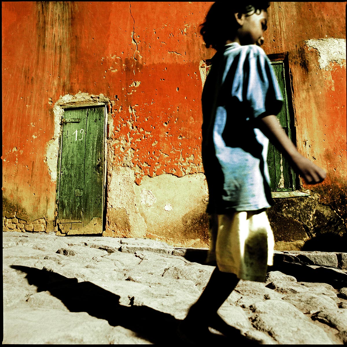 Nineteen . Madagaskar, 2002