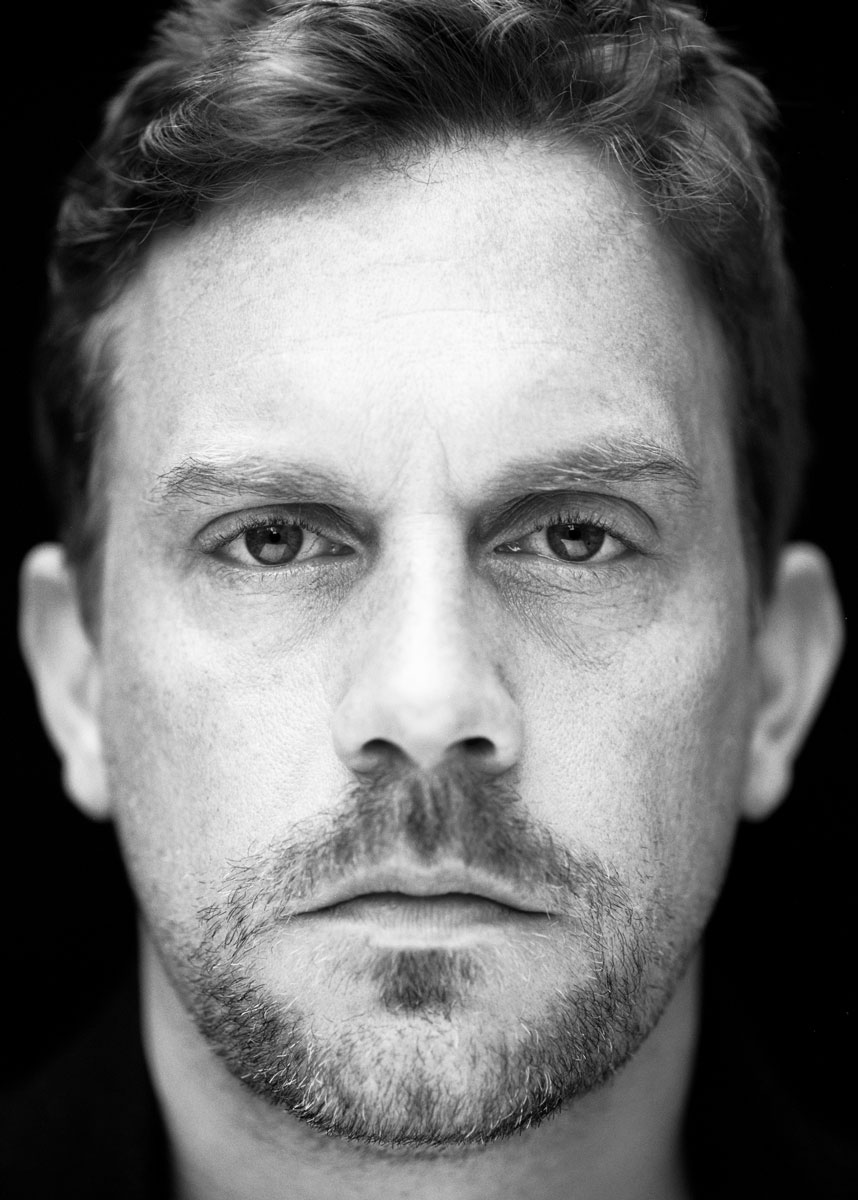 Sebastian Bezzel . 2016